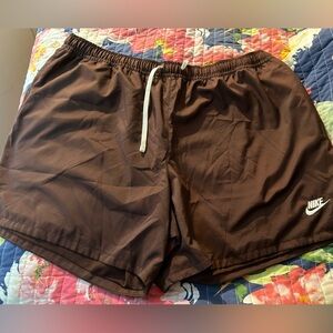 NWT Men's size 4xl NIKE SPORTSWEAR SPORT ESSENTIALS WOVEN LINED FLOW SHORTS!